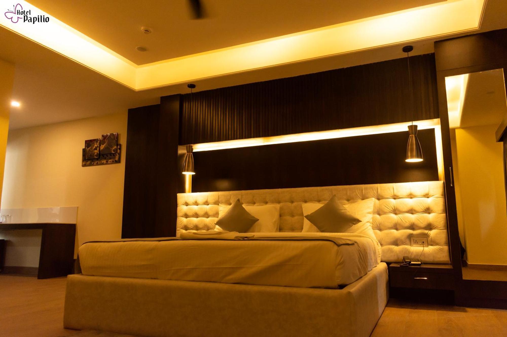 Hotel Papilio Malda Екстер'єр фото