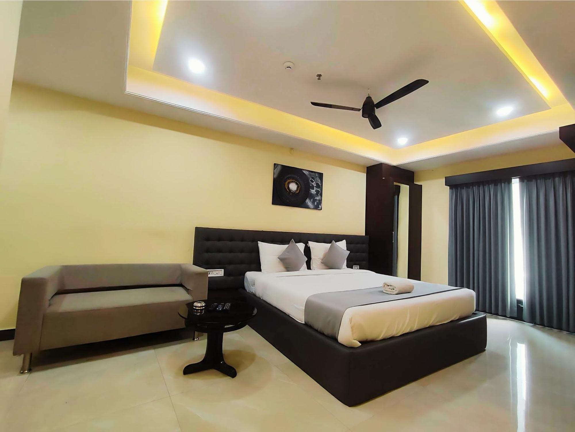 Hotel Papilio Malda Екстер'єр фото