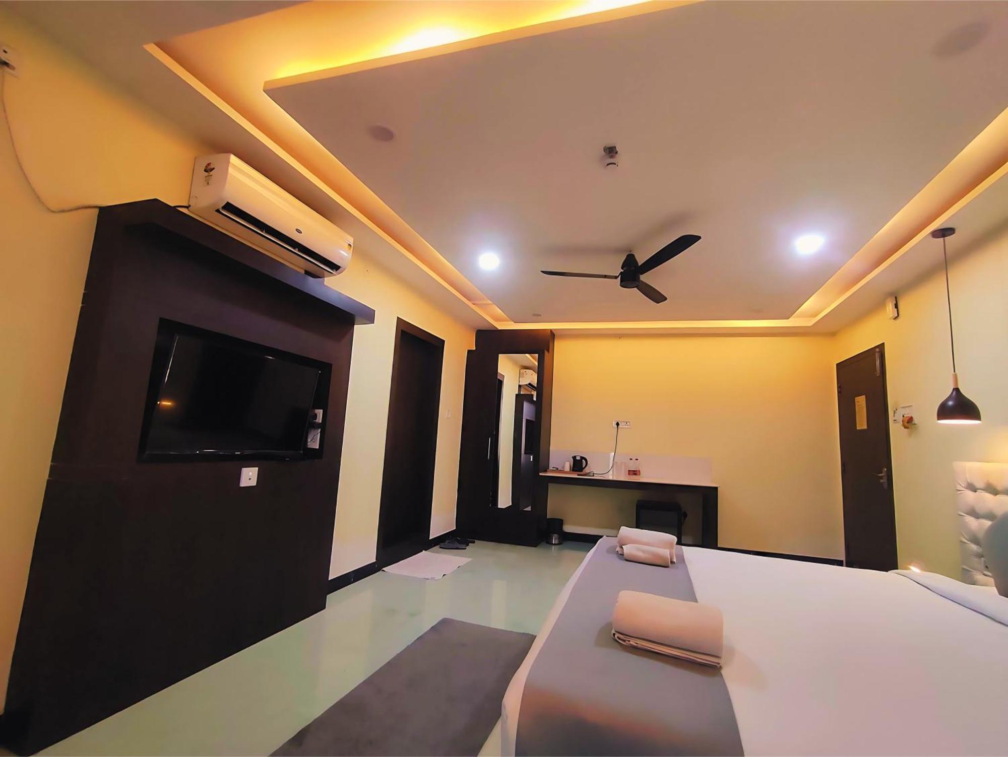 Hotel Papilio Malda Екстер'єр фото