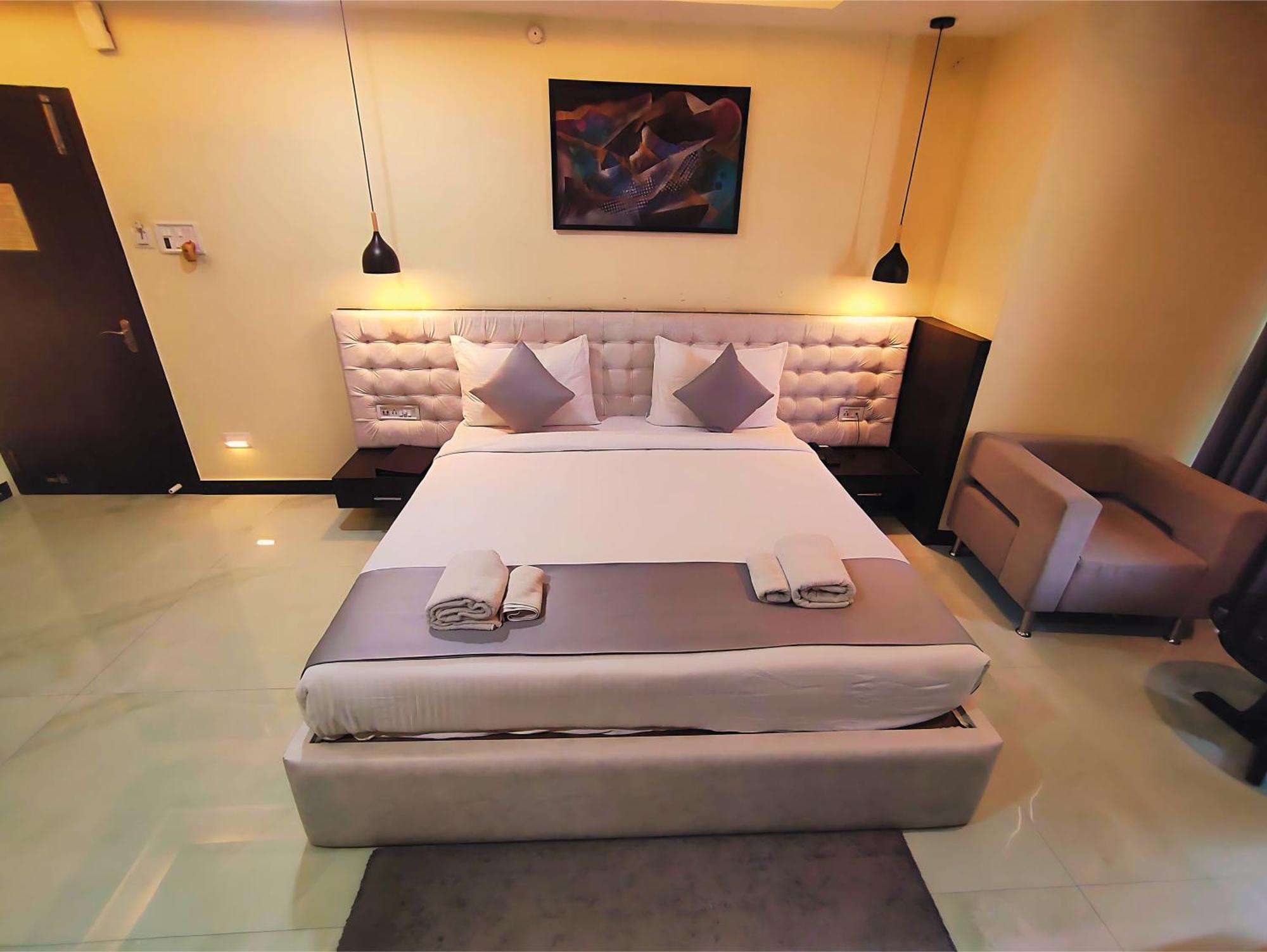 Hotel Papilio Malda Екстер'єр фото