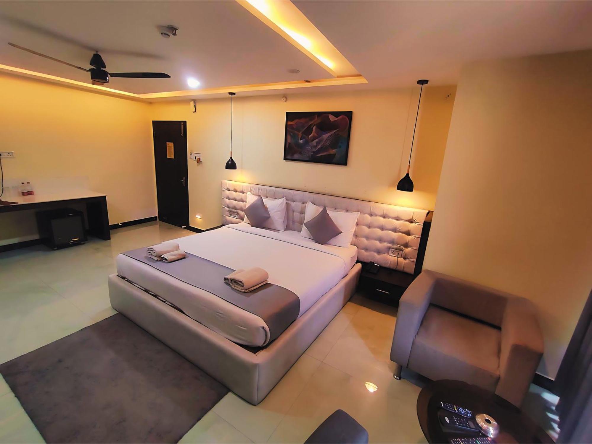 Hotel Papilio Malda Екстер'єр фото