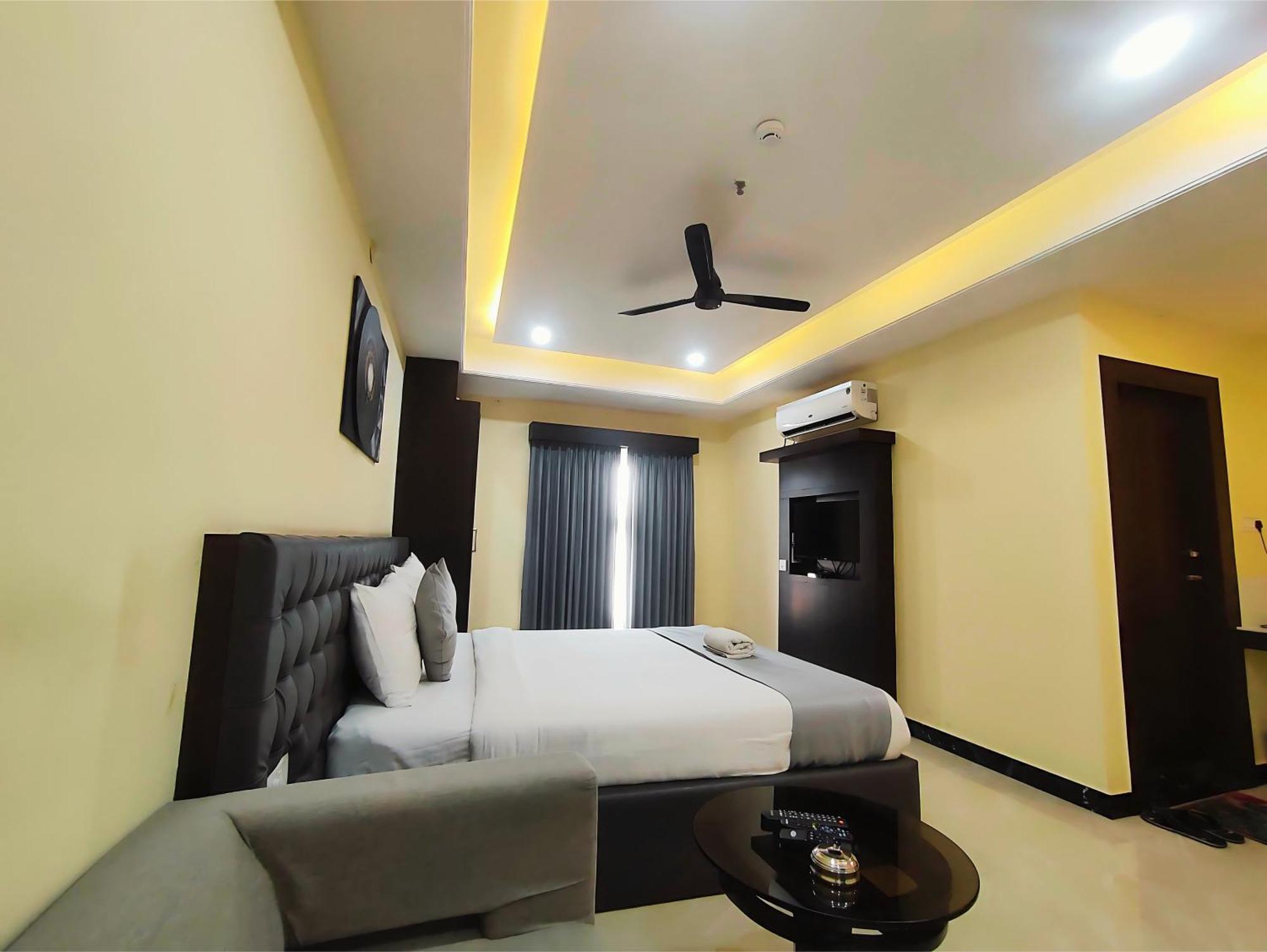 Hotel Papilio Malda Екстер'єр фото